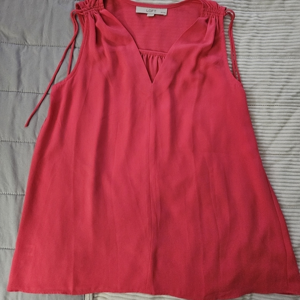 LOFT Women's Pink Sleeveless Top. Size XS